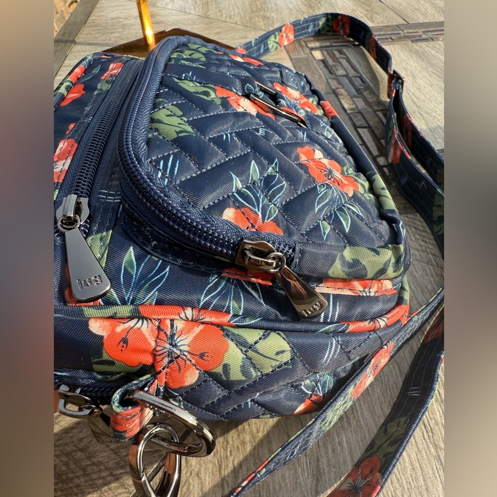 EUC! Lug Floral Crossbody Bag - Navy and Red Many Pockets Travel - Picture 5 of 11